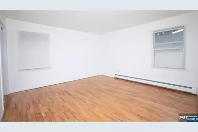 2052 Hoefleys Lane, Fort Lee, NJ 07024 - Photo 11