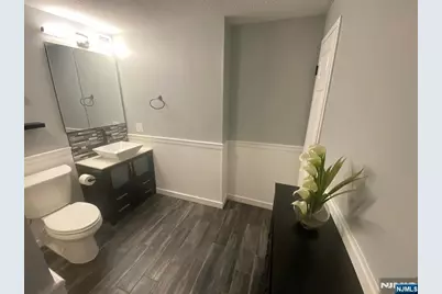 1836 Harmon Cove Tower 1836 #1836, Secaucus, NJ 07094 - Photo 11