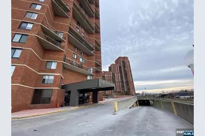 1836 Harmon Cove Tower 1836 #1836, Secaucus, NJ 07094 - Photo 25