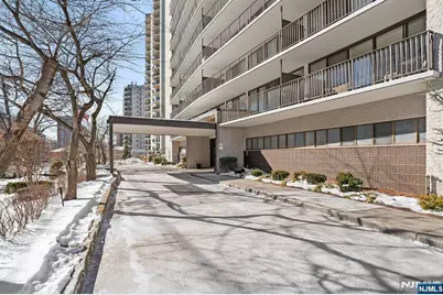 277 Prospect Avenue 18B #18B, Hackensack, NJ 07601 - Photo 7