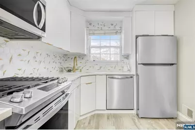 1068 Cambridge Court, Mahwah, NJ 07430 - Photo 7