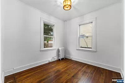 1614 Center Avenue, Fort Lee, NJ 07024 - Photo 9