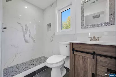 378 Marvin Avenue, Hackensack, NJ 07601 - Photo 23