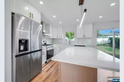 378 Marvin Avenue, Hackensack, NJ 07601 - Photo 11