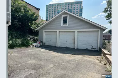 358 Lafayette Avenue 1 #1, Cliffside Park, NJ 07010 - Photo 11