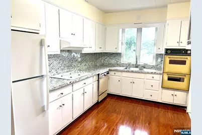 358 Lafayette Avenue 1 #1, Cliffside Park, NJ 07010 - Photo 5