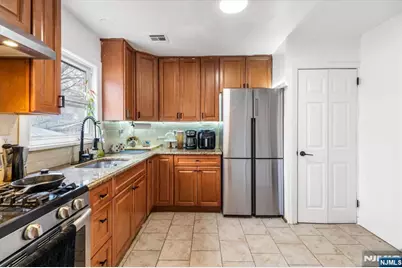 659 River Road, Teaneck Township, NJ 07666 - Photo 7