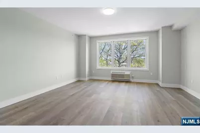 2021 Jones Road 205 #205, Fort Lee, NJ 07024 - Photo 3