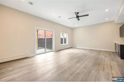 428 Lafayette Avenue, Cliffside Park, NJ 07010 - Photo 9