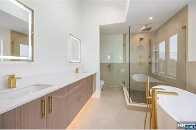 428 Lafayette Avenue, Cliffside Park, NJ 07010 - Photo 41