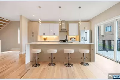 428 Lafayette Avenue, Cliffside Park, NJ 07010 - Photo 11