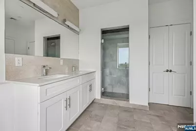 2 Executive Drive 809 #809, Fort Lee, NJ 07024 - Photo 9