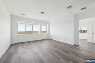 2 Executive Dr 812, Fort Lee, NJ 07024 - Photo 9