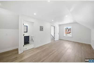 28 Irving Street, Montclair, NJ 07042 - Photo 15