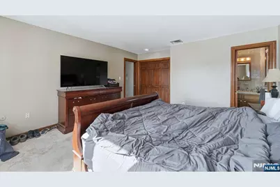 243 Newark Avenue 2 #2, Lyndhurst Township, NJ 07071 - Photo 27