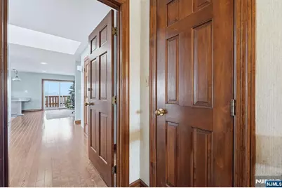 243 Newark Avenue 2 #2, Lyndhurst Township, NJ 07071 - Photo 5