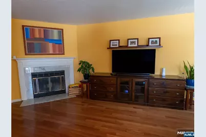 37 Boston Court 311 #311, Newark, NJ 07103 - Photo 31