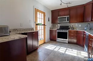 37 Boston Ct 311, Newark, NJ 07103 - Photo 3