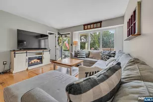 22 Bannehr St, Oakland, NJ 07436 - Photo 9