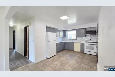 388 Garibaldi Avenue, Lodi, NJ 07644 - Photo 5