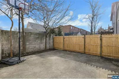 251 Grant Avenue, Cliffside Park, NJ 07010 - Photo 15