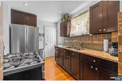 288 Sussex Road, Wood Ridge, NJ 07075 - Photo 9