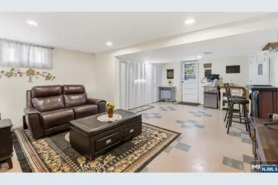 21-10 Carlisle Place, Fair Lawn, NJ 07410 - Photo 21