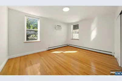 280 Undercliff Avenue, Edgewater, NJ 07020 - Photo 15