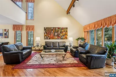 707 Horseshoe Trail, Franklin Lakes, NJ 07417 - Photo 5