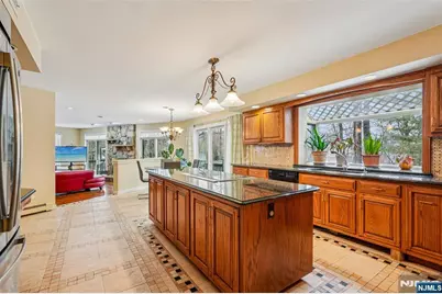 707 Horseshoe Trail, Franklin Lakes, NJ 07417 - Photo 17