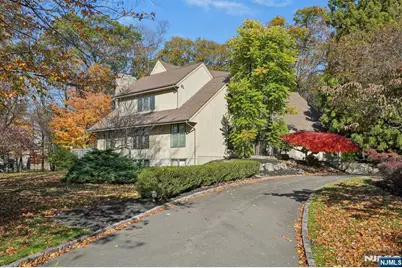 707 Horseshoe Trail, Franklin Lakes, NJ 07417 - Photo 37