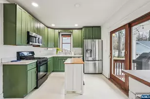 392 Lehigh St, Wyckoff Township, NJ 07481 - Photo 15