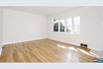 401 Pleasant Avenue, New Milford, NJ 07646 - Photo 5