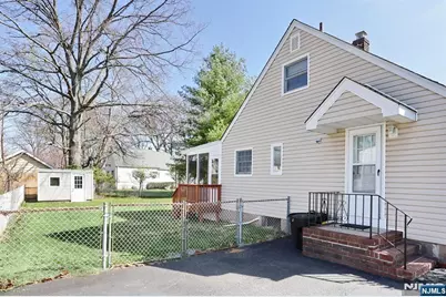 401 Pleasant Avenue, New Milford, NJ 07646 - Photo 33