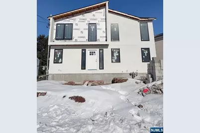 40 Franklin Avenue, Fairview, NJ 07022 - Photo 1