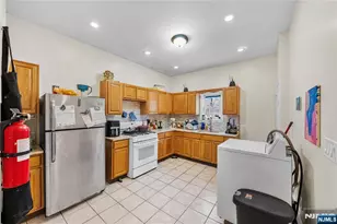 30 N 11th St, Newark, NJ 07107 - Photo 9