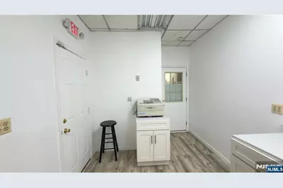 6110 Bergenline Avenue, West New York, NJ 07093 - Photo 9