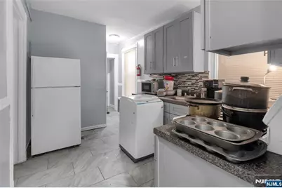 37 Blum Street, Newark, NJ 07103 - Photo 7