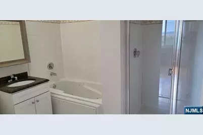 411 E Brinkerhoff Avenue 204 #204, Palisades Park, NJ 07650 - Photo 13