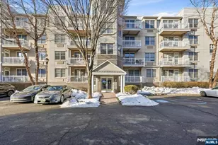 15 Freedom Way 412, Jersey City, NJ 07305 - Photo 31