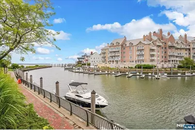 15 Freedom Way 412 #412, Jersey City, NJ 07305 - Photo 21