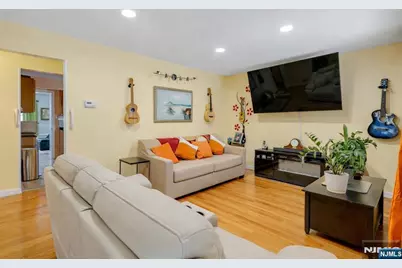 30 Marion Avenue, Rochelle Park Township, NJ 07662 - Photo 9