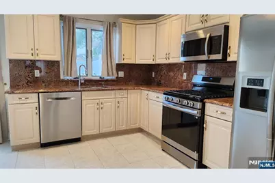 137 Edsall Boulevard A #A, Palisades Park, NJ 07650 - Photo 3