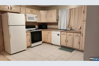 137 Edsall Boulevard A #A, Palisades Park, NJ 07650 - Photo 11