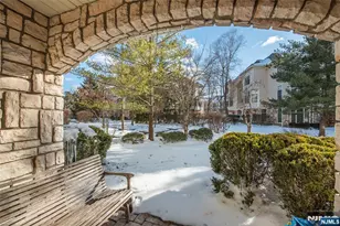 301 Kensington Ln 195, Livingston, NJ 07039 - Photo 3