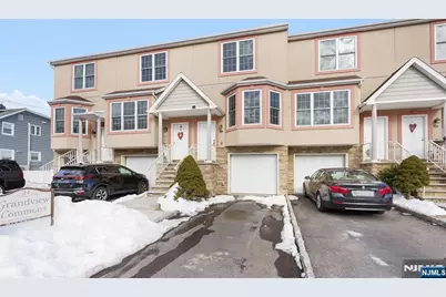 24 Van Pelt Place C #C, Little Falls Township, NJ 07424 - Photo 1