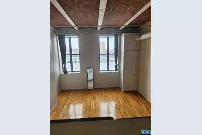 840 River Road 302 #302, Edgewater, NJ 07020 - Photo 3