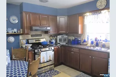 209 Tremont Avenue, Fort Lee, NJ 07024 - Photo 13
