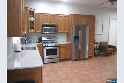 209 Tremont Avenue, Fort Lee, NJ 07024 - Photo 7