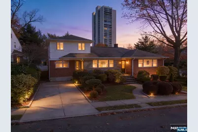 209 Tremont Avenue, Fort Lee, NJ 07024 - Photo 5